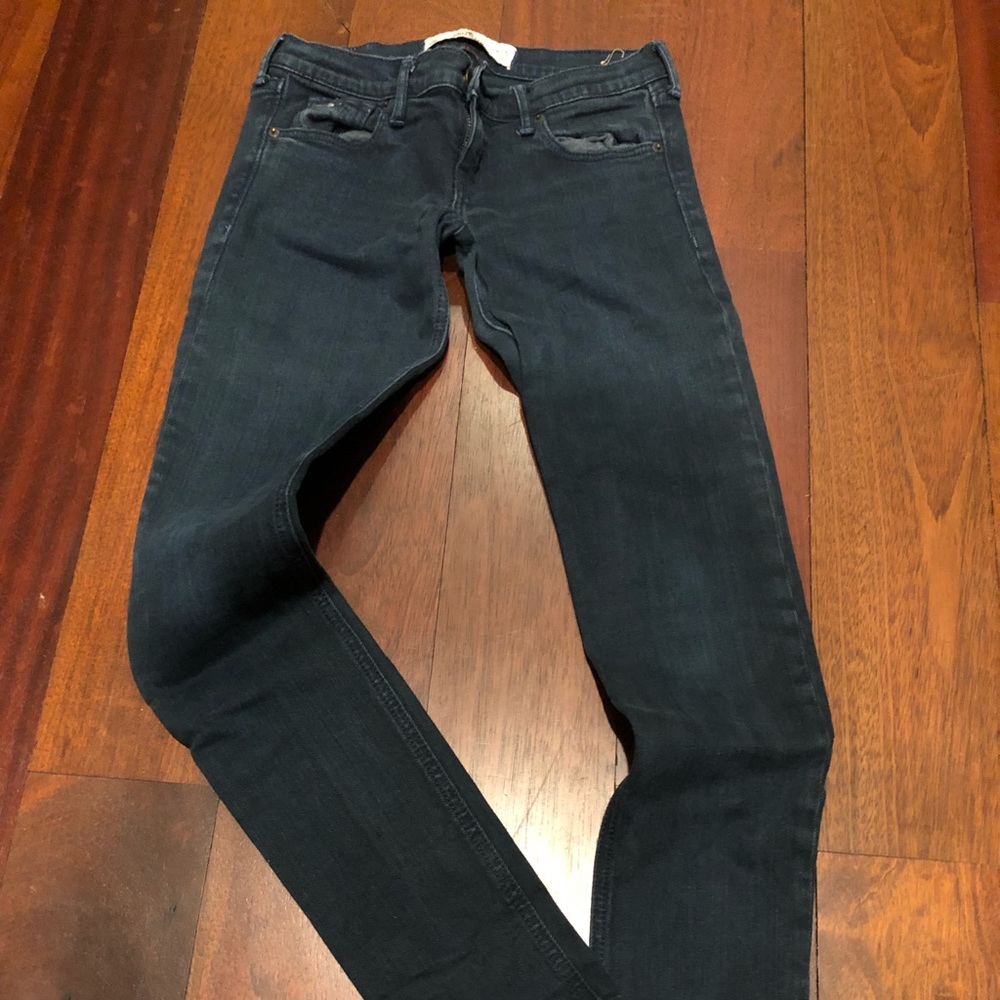 Hollister dark blue skinny jegging sz 1